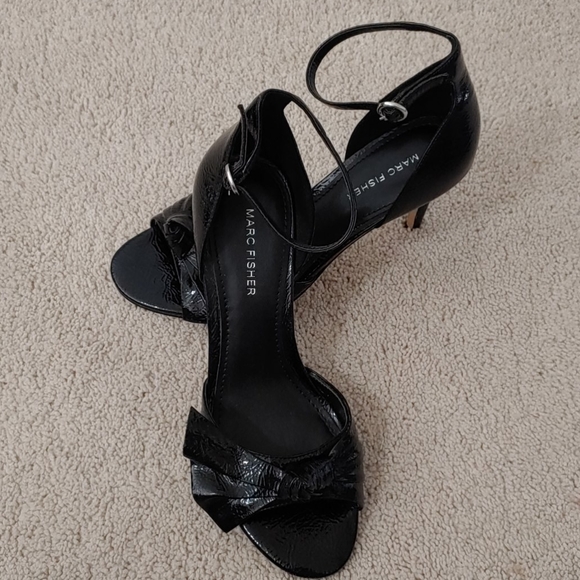 😊 2 / $20  Marc Fisher Shoes - Picture 4 of 8